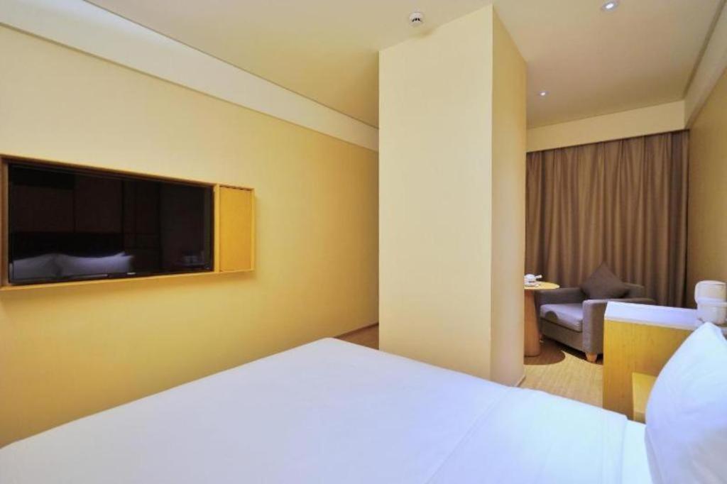 Ji Hotel Shanghai Hongqiao Yan'An XI Road Exterior foto